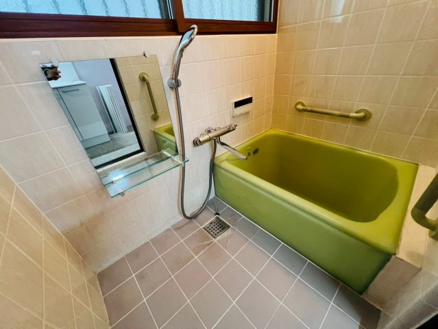 五色山3丁目戸建の浴室
