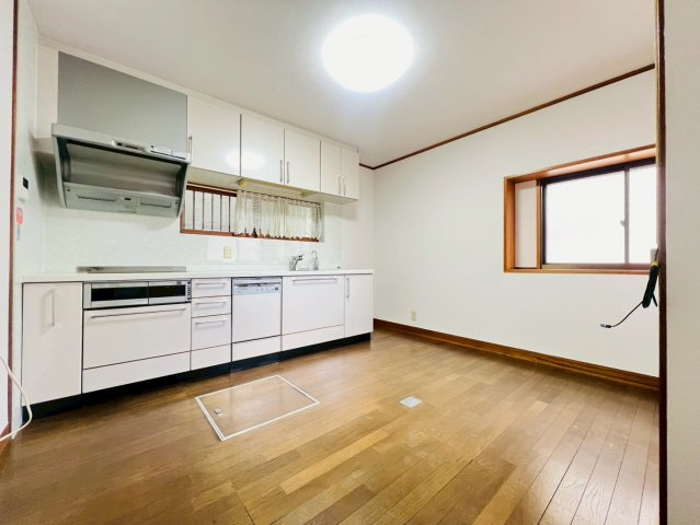 五色山3丁目戸建の居間・リビング