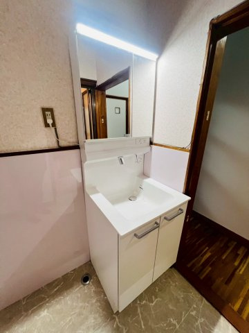 五色山3丁目戸建の洗面所