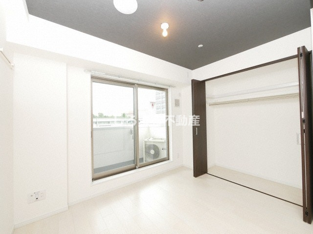 オルゴグラートNAMBAの洋室