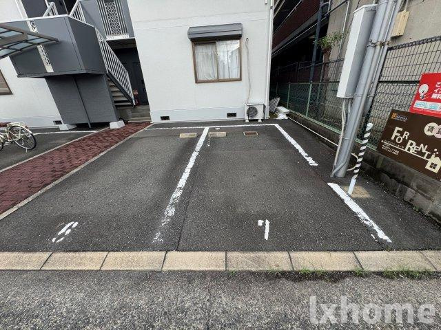 エレガンツァカーサの駐車場|駐車場があります