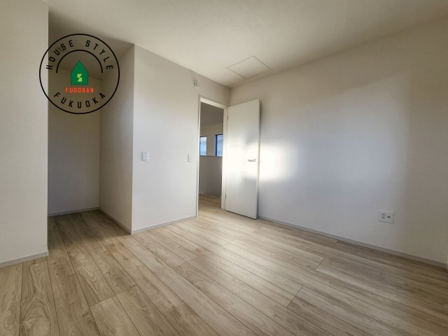 糟屋郡志免町片峰4丁目第4-2棟（1号棟）の内観：施工例|主寝室には収納力に優れたクローゼットがありますので、お部屋もすっきり片付きます。