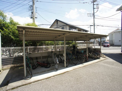 【その他共用部分】 | ハイステージさつきＡ | 屋根付きの駐輪場があります♪