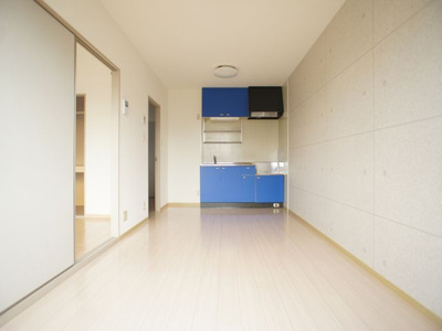 【居間・リビング】 | ハイステージさつきＡ | 快適に過ごせるエアコンが付いています♪