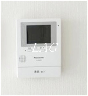 【セキュリティ】 | アリーフラット | モニター付きインターホンです。