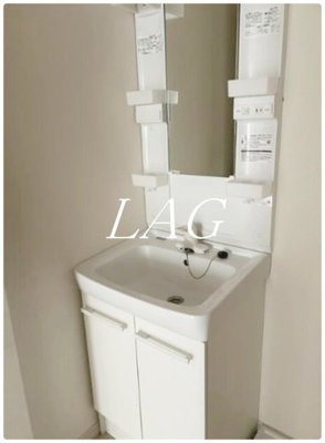 【洗面所】 | アリーフラット | 独立洗面台です。