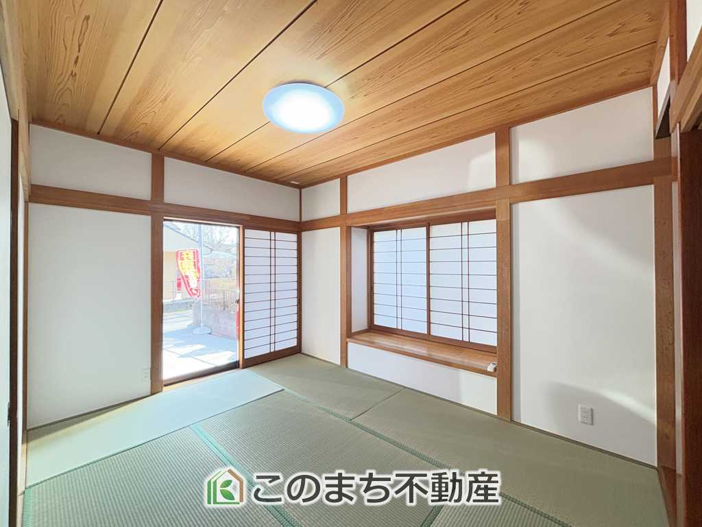 KEM宇都宮市砥上町1期の和室|お子様のお昼寝にも便利な和室です。大きな窓から暖かな日差しが差し込みます♪