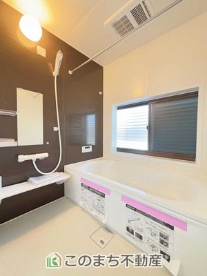 【浴室】 | KEM宇都宮市砥上町1期 | ゆったりと入れるフルオートバスはお子様との団らんバスタイムが楽しめます♪
足を伸ばしてゆったりくつろげる１坪バスルームです☆