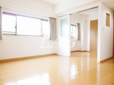 【居間・リビング】 | クイーンズパレス東京中央 | 洋室のお部屋です。