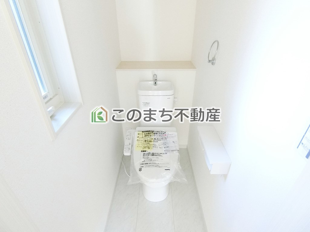 いろどりアイタウン那須塩原市並木町23-P1のトイレ|同社施工物件の写真です。※建具やフローリング、その他仕様が違う場合がございます。