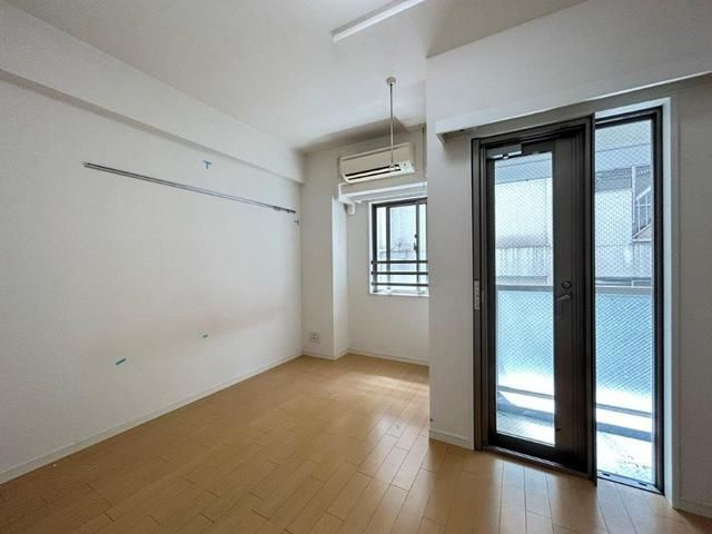 ＫＤＸレジデンス東新宿の居間・リビング