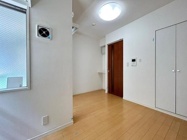 ＫＤＸレジデンス東新宿の洋室