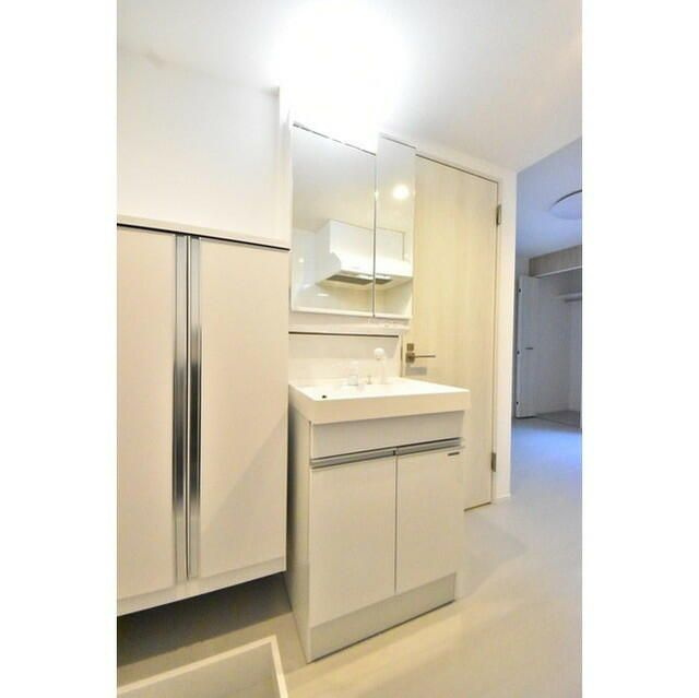 セレブラーレ町屋の独立洗面台