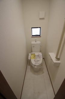 【トイレ】 | 【仲介手数料無料！！】府中市栄町２丁目　新築戸建て（全4棟）C号棟　5390万円