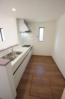 【キッチン】 | 【仲介手数料無料！！】府中市栄町２丁目　新築戸建て（全4棟）C号棟　5390万円