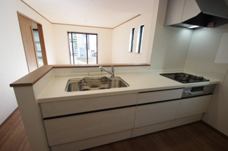 【キッチン】 | 【仲介手数料無料！！】府中市栄町２丁目　新築戸建て（全4棟）C号棟　5390万円