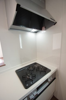 【キッチン】 | 【仲介手数料無料！！】府中市栄町２丁目　新築戸建て（全4棟）C号棟　5390万円