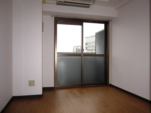 日当たりが良く明るい室内です