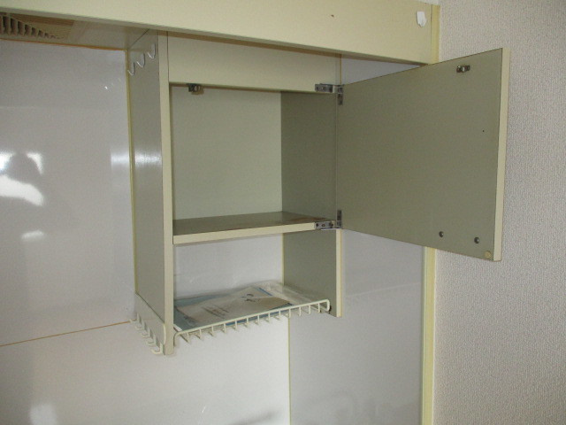 キッチン上の収納です