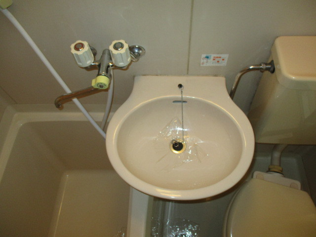 ユニットバス内の洗面台です