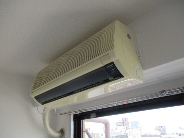 エアコン付きなので年中快適です