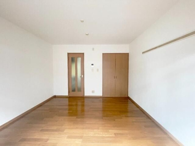 【居間・リビング】 | サンライフ新座 | こちらの居間で趣味の時間をお楽しみください