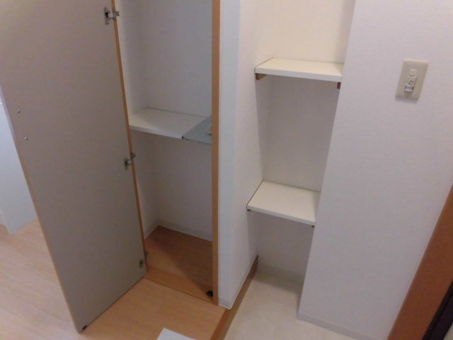 玄関の収納スペースです
