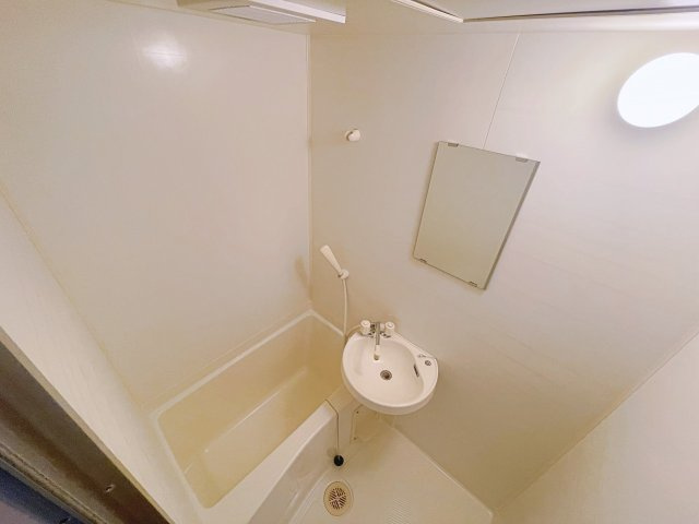 バストイレ別のセパレートタイプです