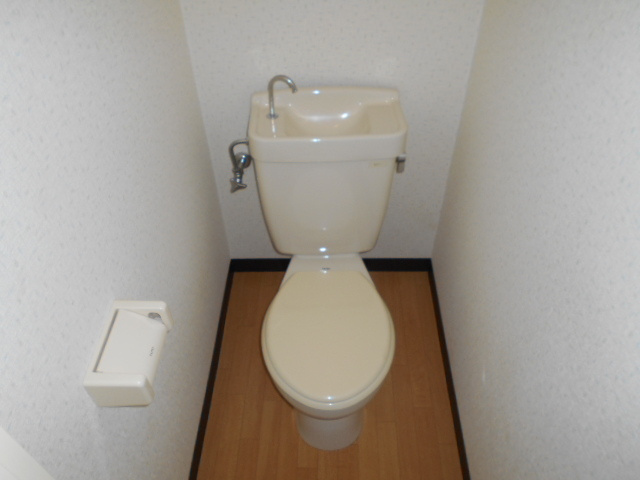 清潔感のあるトイレです