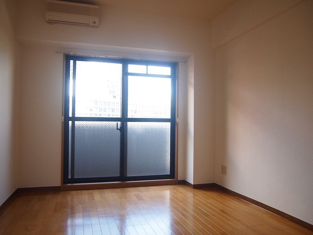 日当たりがよく明るいお部屋です