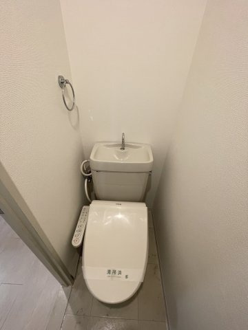 コンパクトで使いやすいトイレです