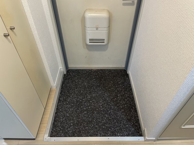 毎日通る玄関はこちらです