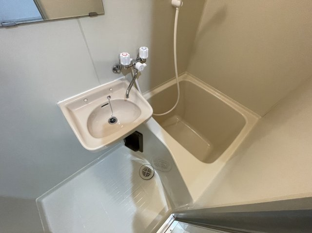 コンパクトで使いやすいお風呂です