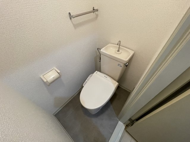 ゆったりとした空間のトイレです