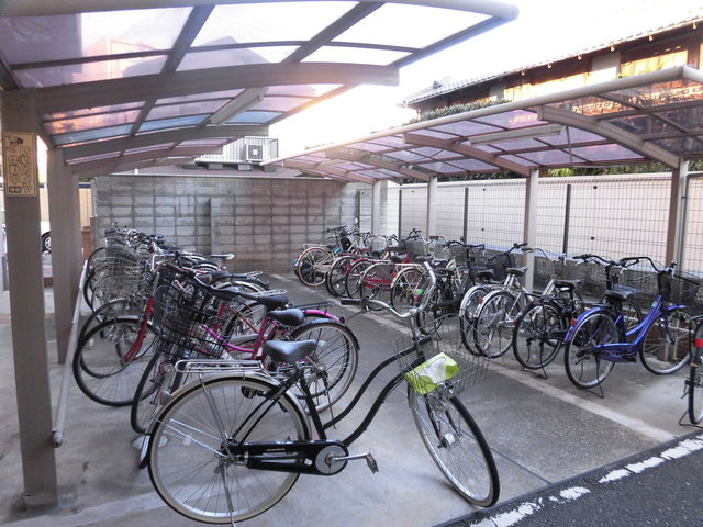 屋根付き駐輪場です