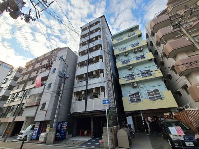 シンプルなデザインの外観です