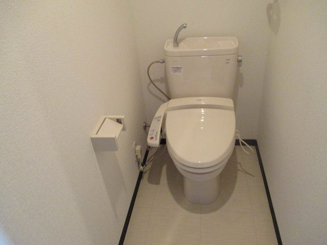 清潔感のあるトイレですね