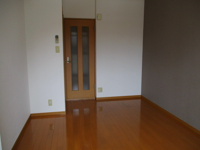 荷物もたくさん置けるお部屋です