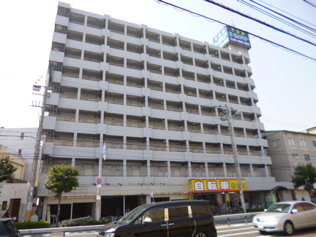 ずっしりした外観です