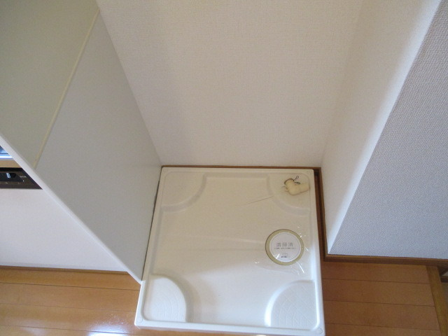 室内洗濯機置場で夜でも回せます