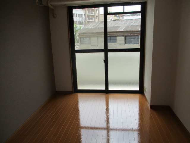 明るいお部屋で気分も上々ですね