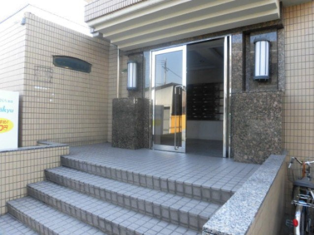 ゆとりのあるエントランスです