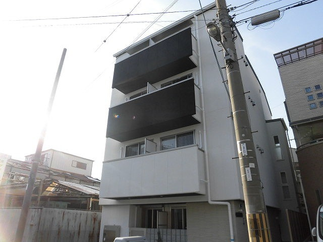 閑静な住宅街に建つ物件です