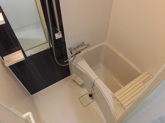 スタイリッシュな浴室です