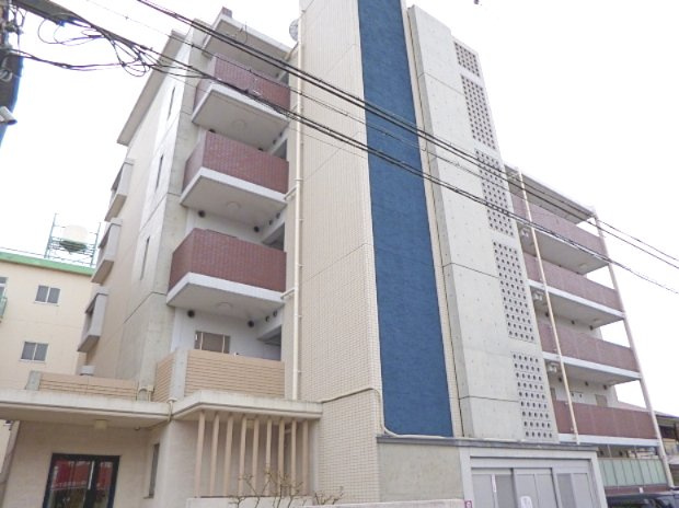 スタイリッシュな外観のマンションですね