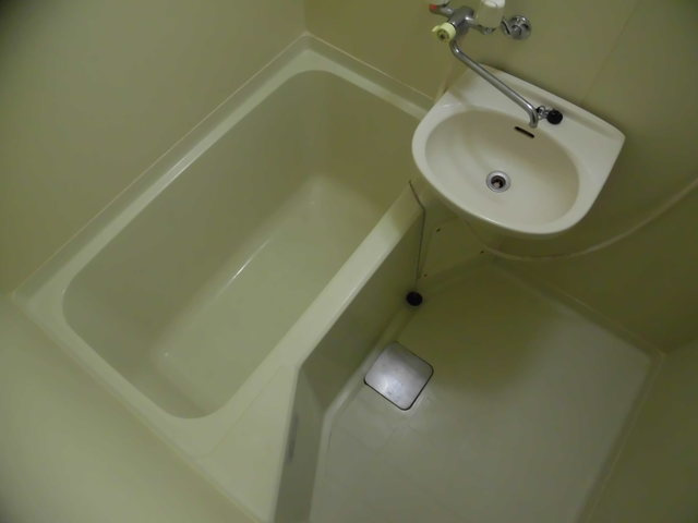 バストイレ別なので湯船につかって体を癒してください