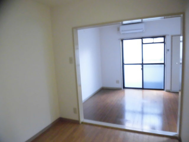 明るくきれいなお部屋です