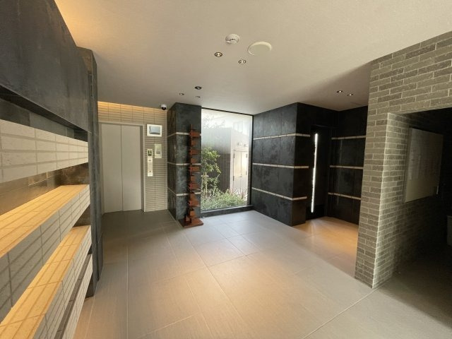 清潔なエントランスです