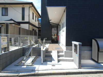 リブリ・エクセル長洲のエントランス|ゆとりのあるエントランスです