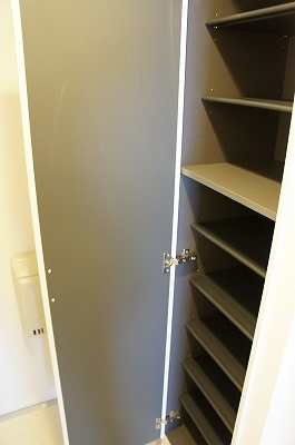 リブリ・ルームス弁天3の収納|便利な収納スペースです